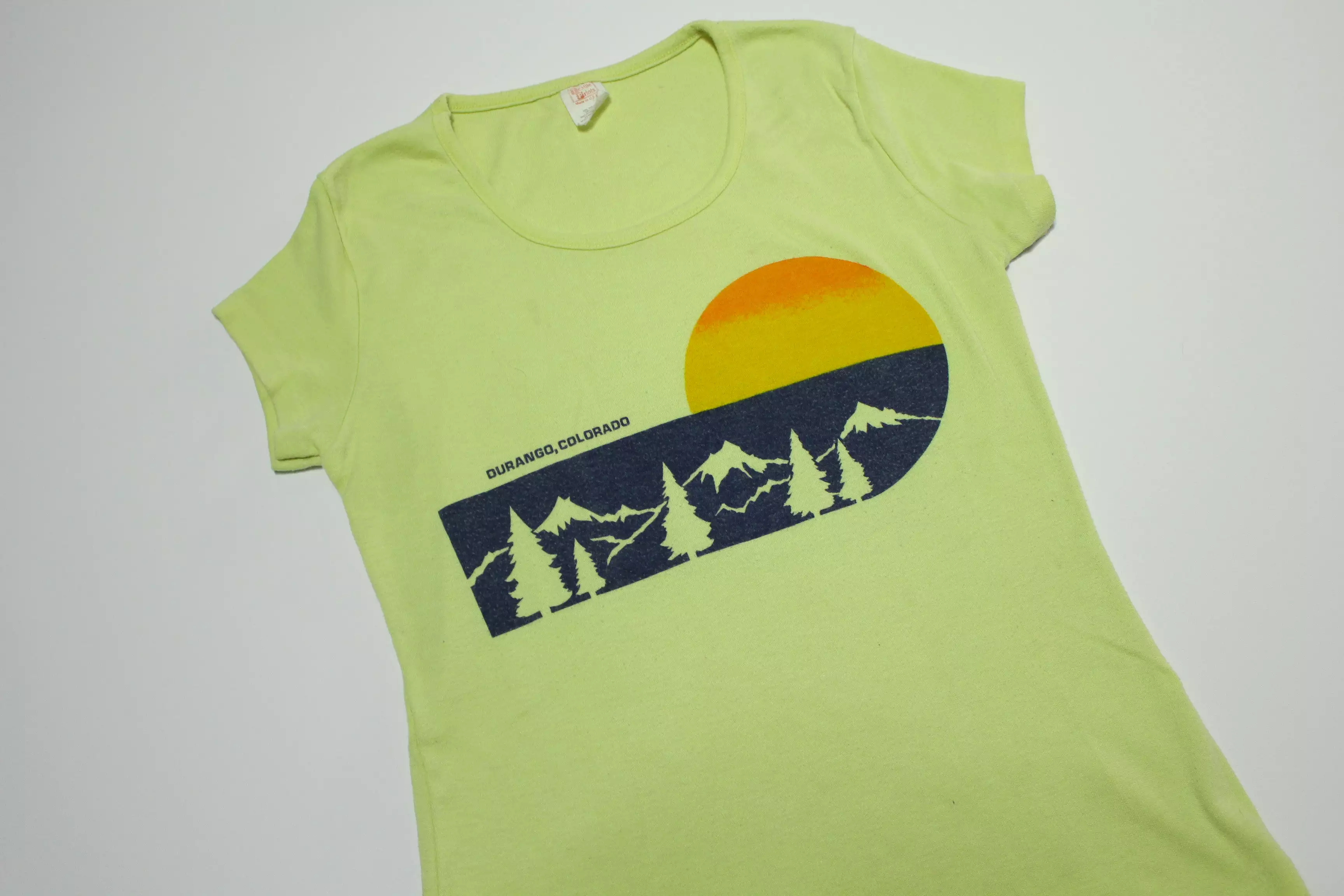 Durango Colorado Textile Prints USA Sunset 80's Women's Cut T-Shirt