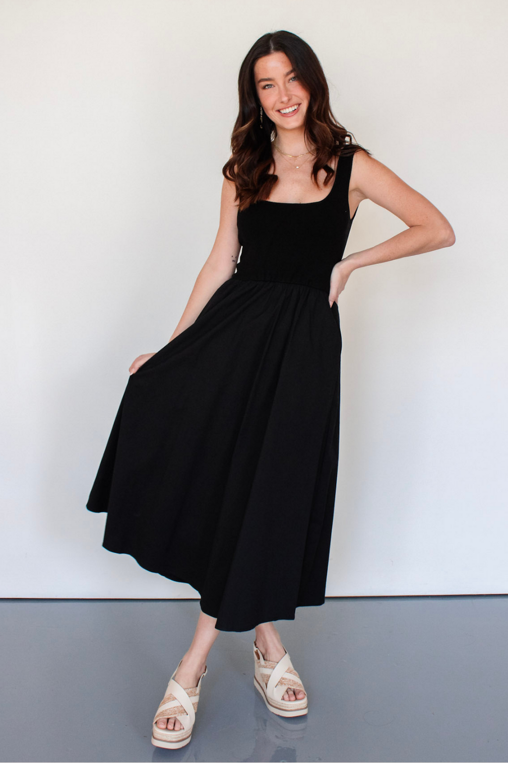 Heaven In your Eyes Midi Dress in Black