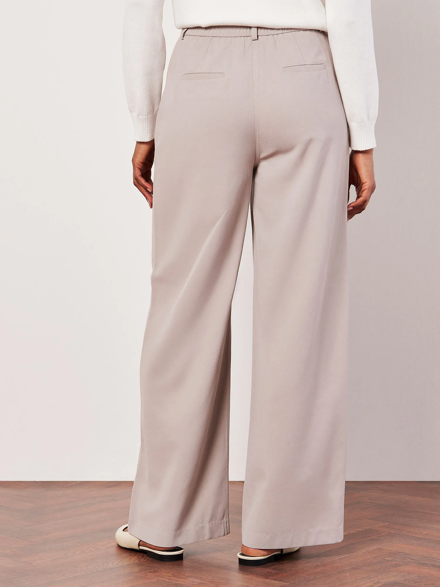 Tailored Straight-Leg Trousers | Apricot Clothing